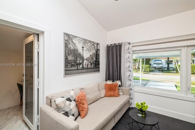 Building Photo - 1880 SW 15th St