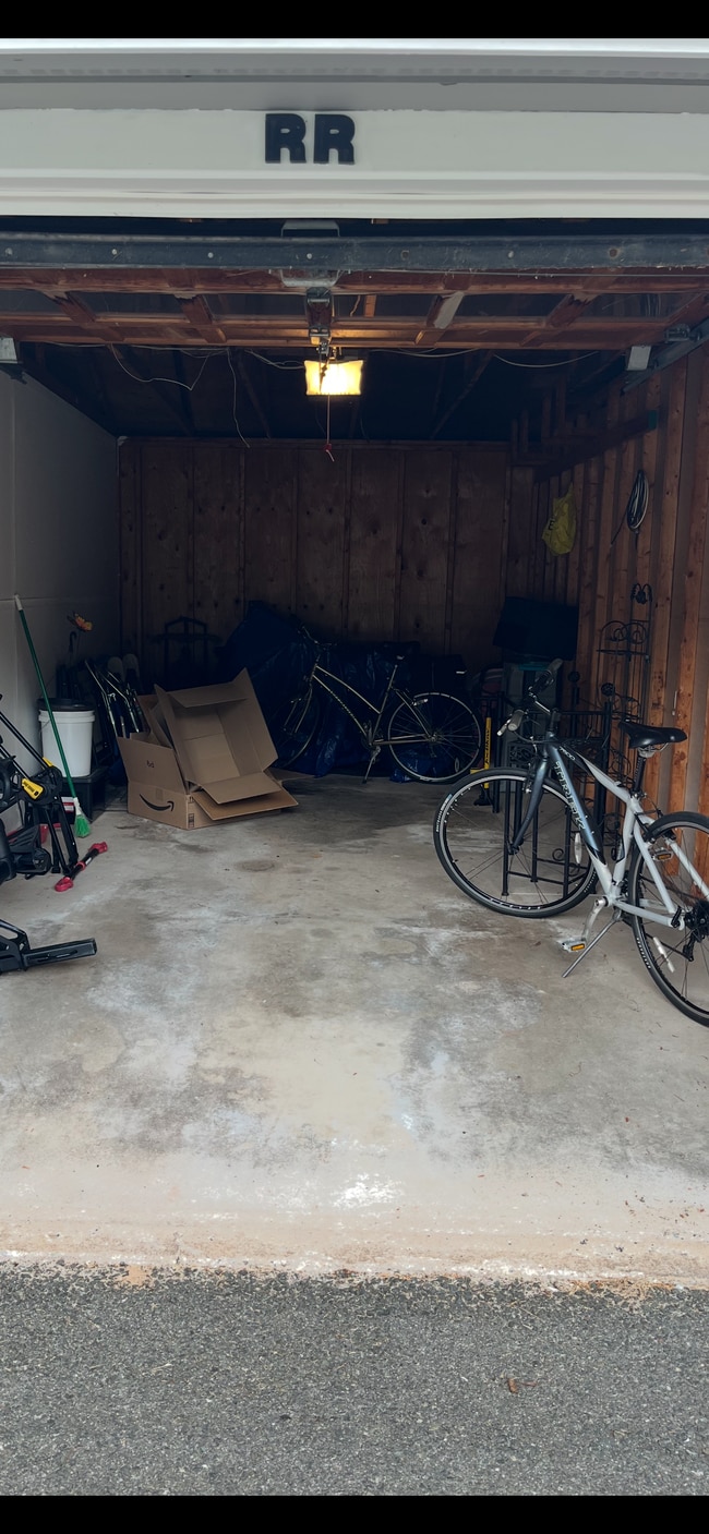 Building Photo - 116 Hilltop Dr