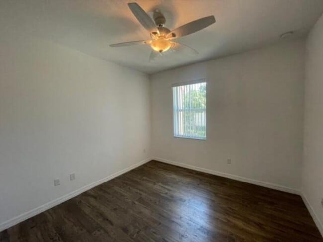 Building Photo - 12885 Trevi Isle