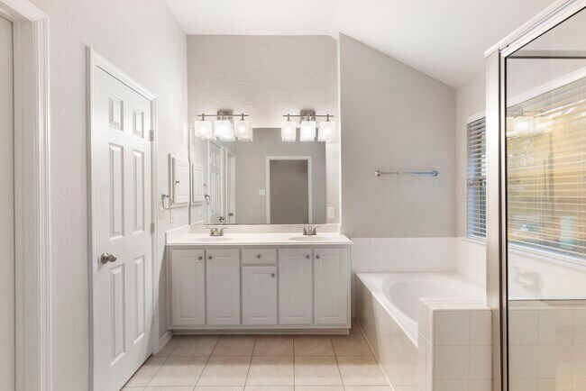 Building Photo - 35 Auburn Path Dr