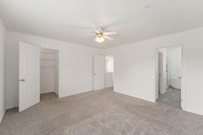 Building Photo - Spacious DuPont Home with A/C, Bonus Loft, Large Patio & Fully Fenced Yard!