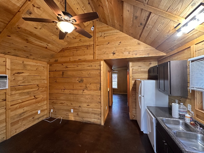 Building Photo - 57 Lee Road 735