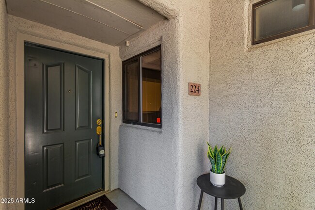 Building Photo - 10401 N Saguaro Blvd