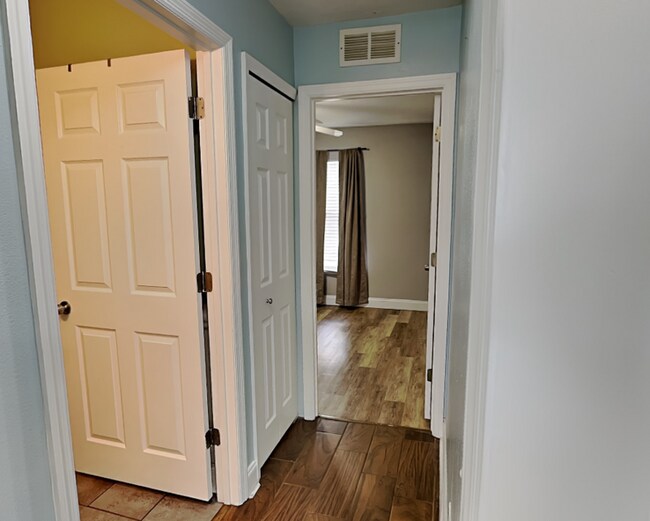 Building Photo - 3512 Stonefield Dr