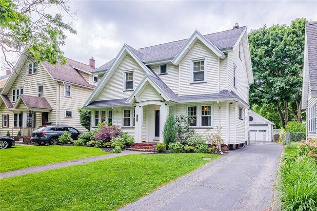 Building Photo - 90 Elmcroft Rd