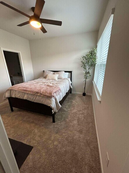 Building Photo - 6021 Caprera Way