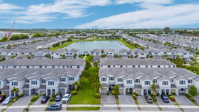 Building Photo - 2652 SE 13th St