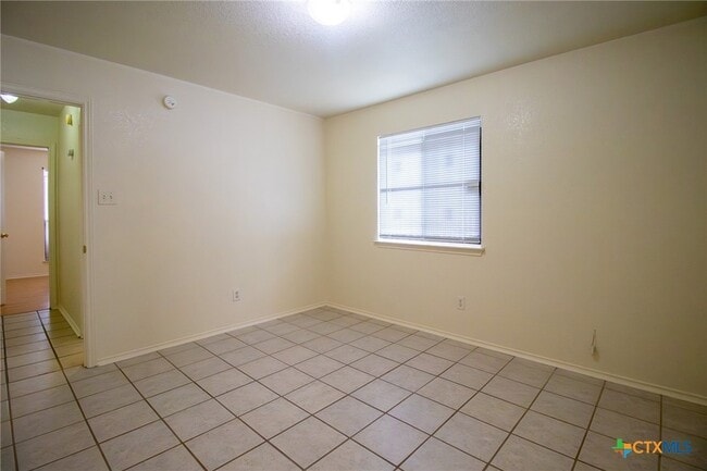 Building Photo - 1203 Fox Creek Dr
