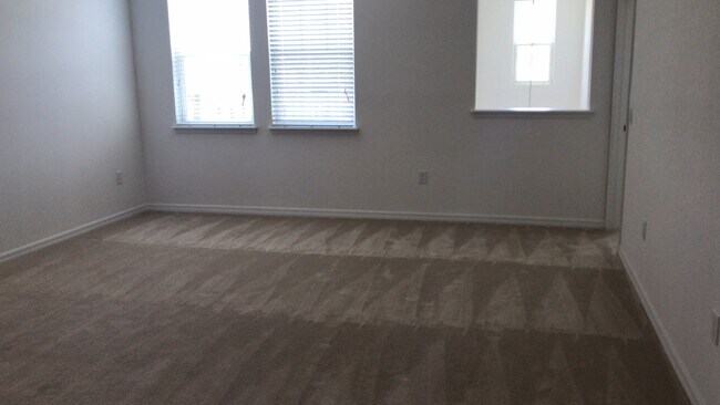 Building Photo - 5 Bedroom at West side Village at Heart of Windermere