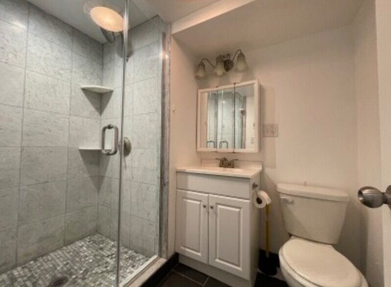 Building Photo - 125 Saint Botolph St