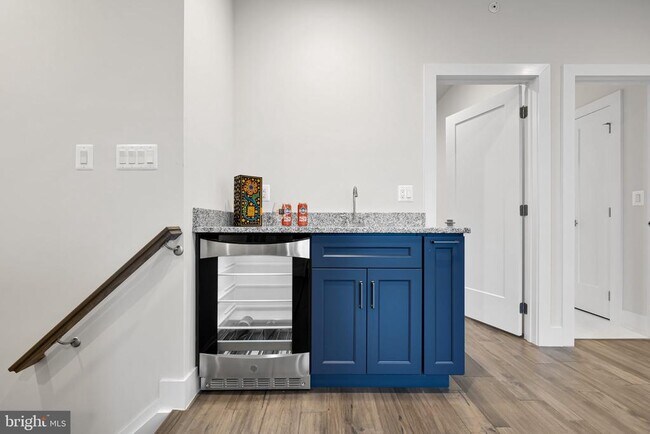 Building Photo - 147 Prairie Ln