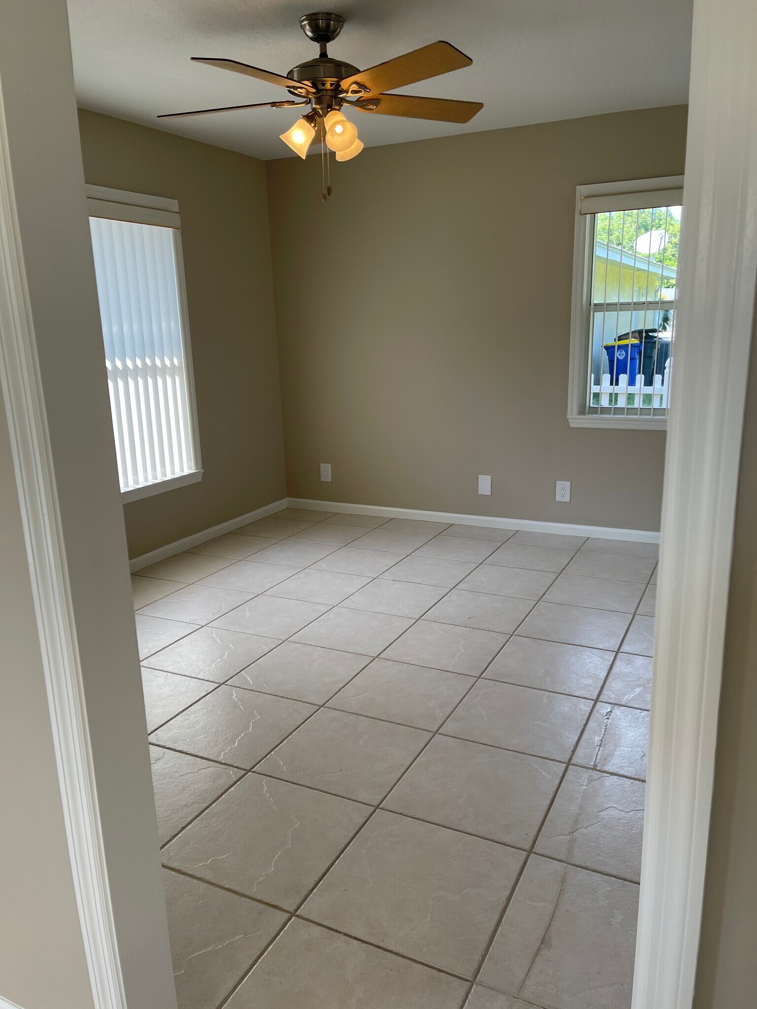 Master Bedroom - 8390 SE Camellia Dr