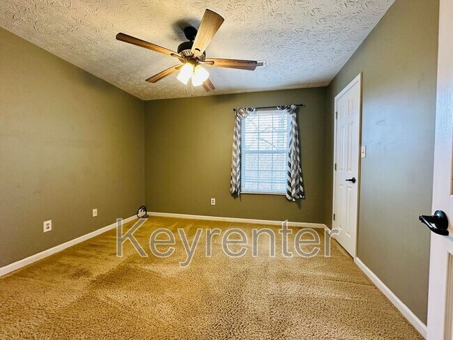 Building Photo - 12490 Daisywood Dr