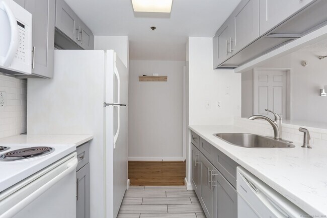 Building Photo - 127 Greyrock Pl
