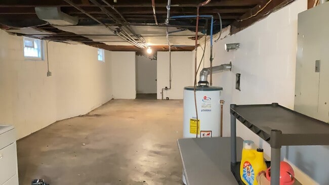Building Photo - Available NOW!!  3 Bedroom Upper Level Dup...