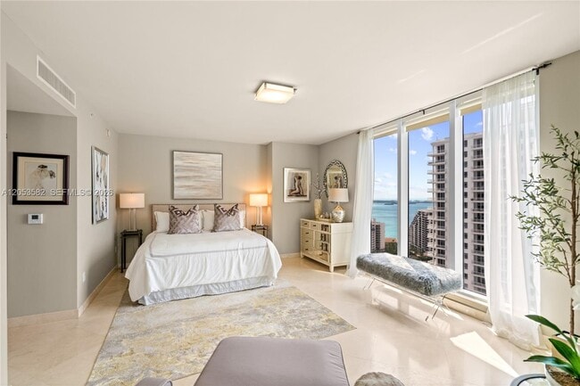 Building Photo - 901 Brickell Key Blvd