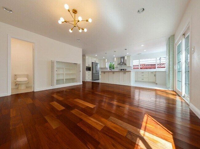 Building Photo - 3104 San Andreas Dr