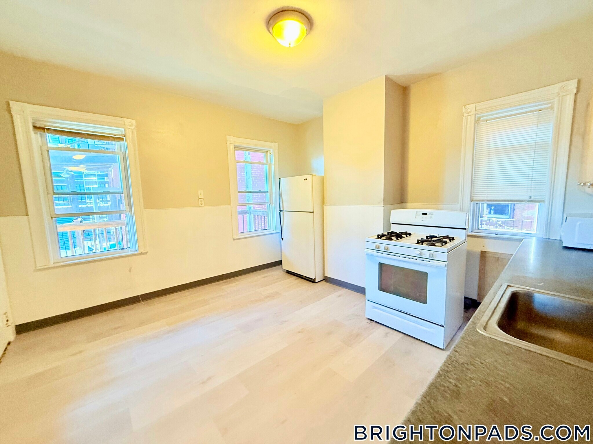 Building Photo - 348 Faneuil St