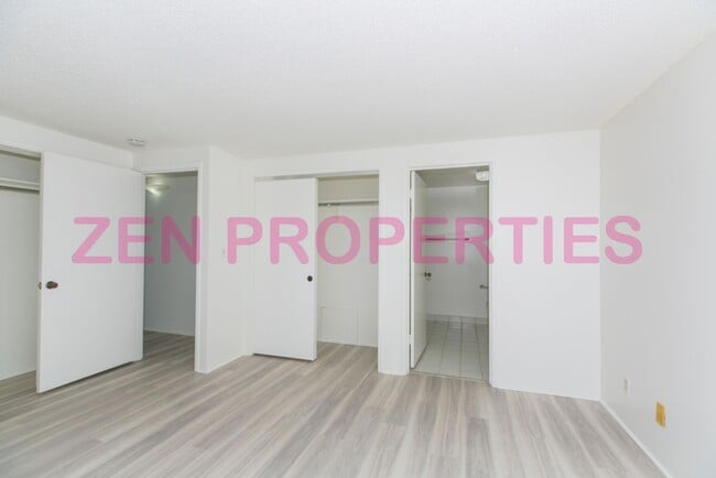 Building Photo - 3 bdrm/ 2.5 bath townhome for rent at Neho...