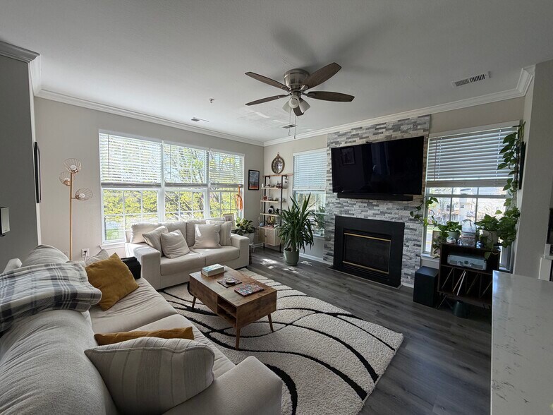 Building Photo - 2434 Coopers Branch Ct