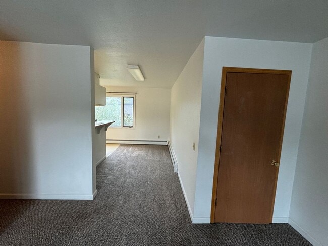 Building Photo - Seasonal Special: Discounted from market r...