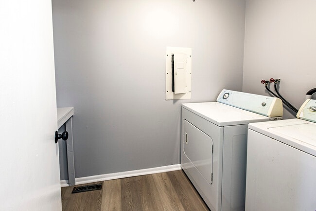 Building Photo - 54 Georgetown Rd