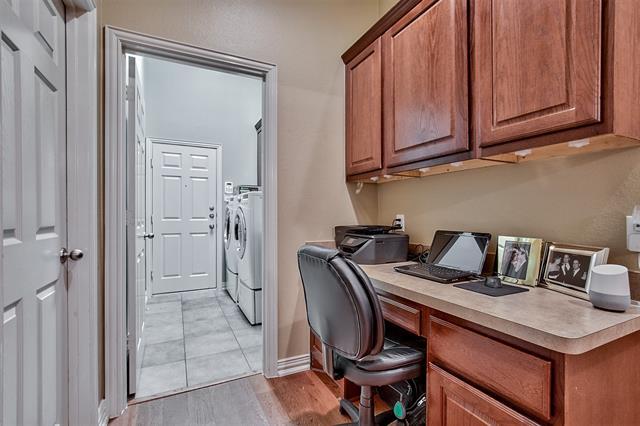Building Photo - 2107 Crowbridge Dr