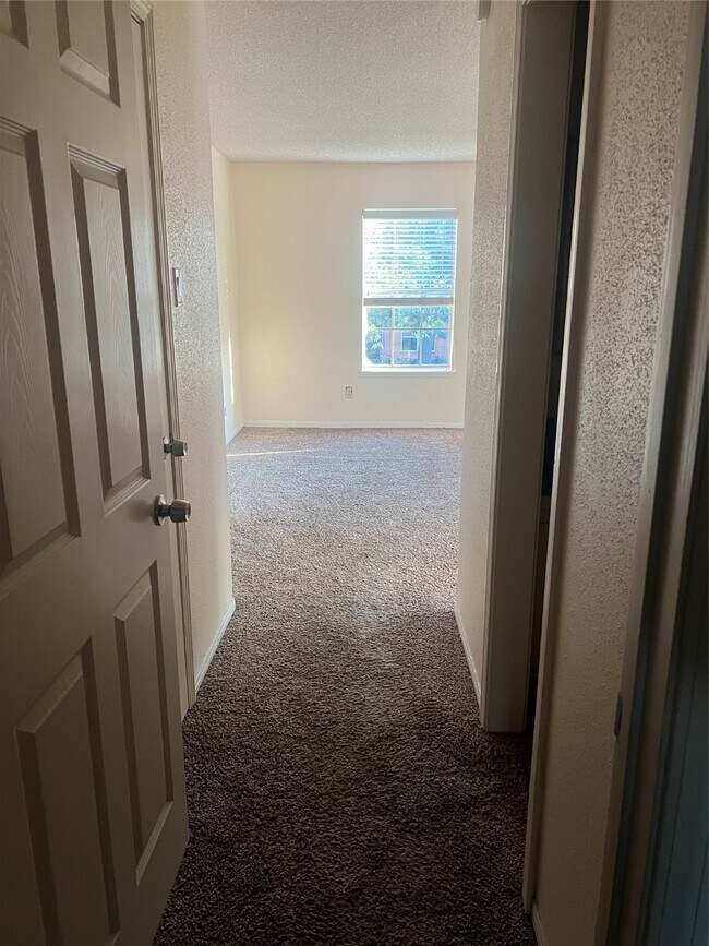 Building Photo - 14370 Misty Meadow Ln