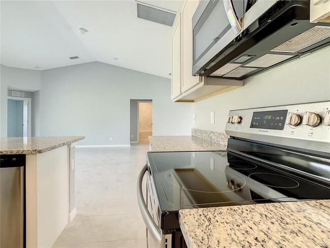 Building Photo - 27307 Tierra Del Fuego Cir