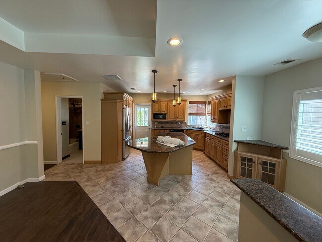 Building Photo - 5958 Pearce Ave