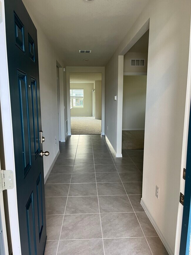 Building Photo - 2917 Canary Ln