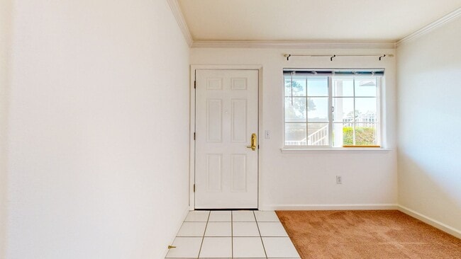 Building Photo - Bright first floor 2 bedroom with washer &...