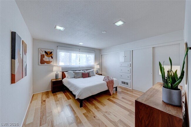 Building Photo - 1245 S 15th St