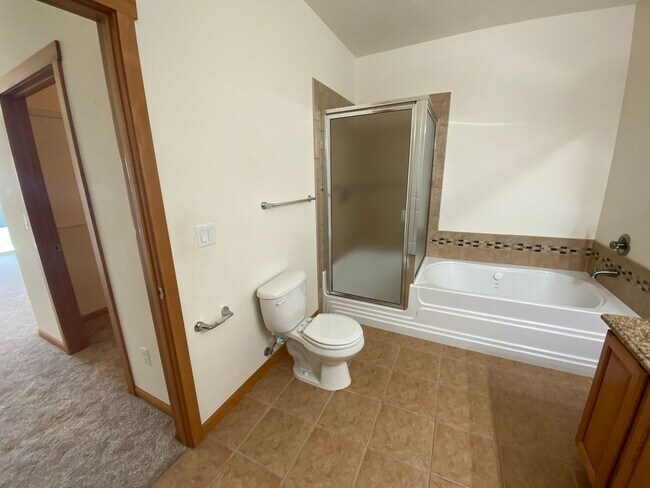 Building Photo - 3511 Hovley Ln