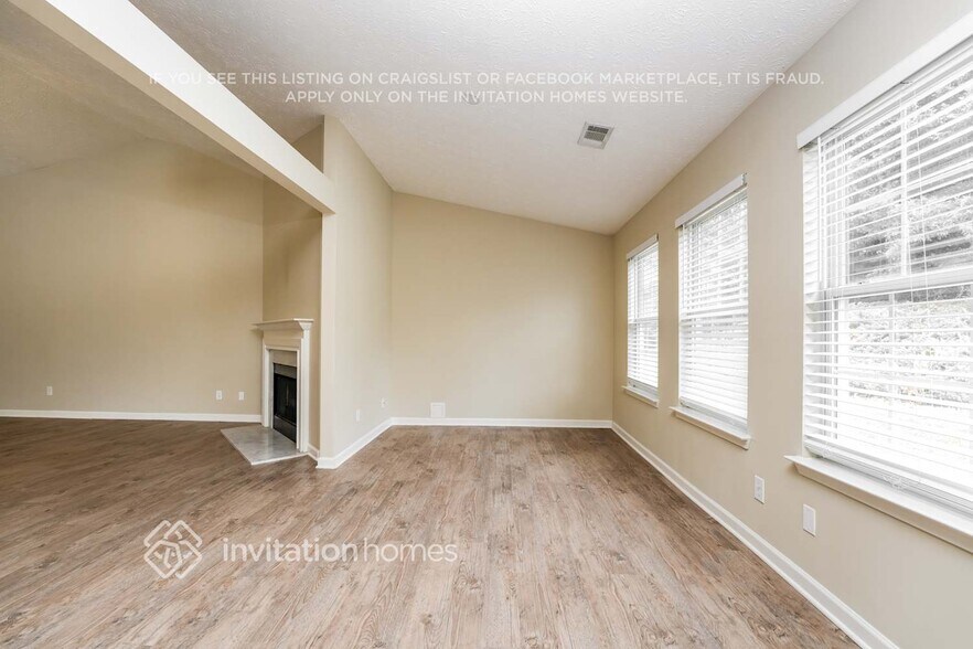 Building Photo - 455 Crested View Dr