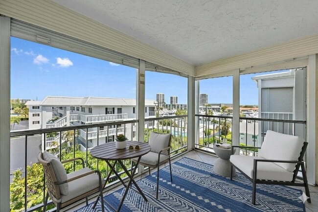 Building Photo - 155 Yacht Club Dr