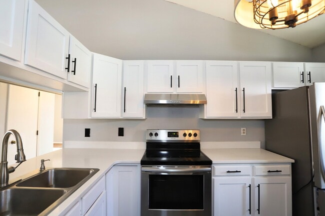 Building Photo - Spacious 4-Bedroom Home with Open Concept Living, Mountain Views & Fenced Yard