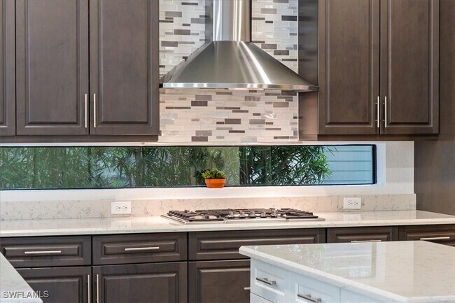 Building Photo - 13884 Luna Dr