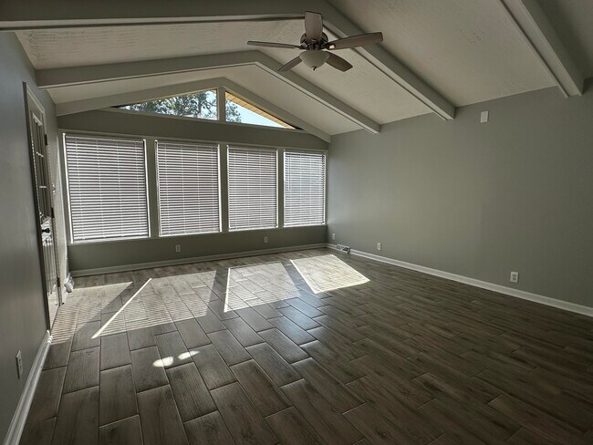 Building Photo - 2139 Kingsley Ct