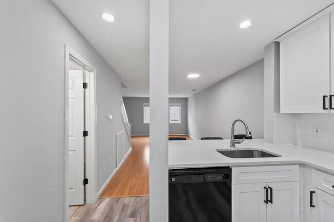 Building Photo - 2660 North Ave