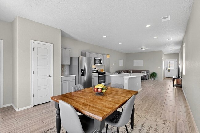 Building Photo - 832 Amatista Lp SE