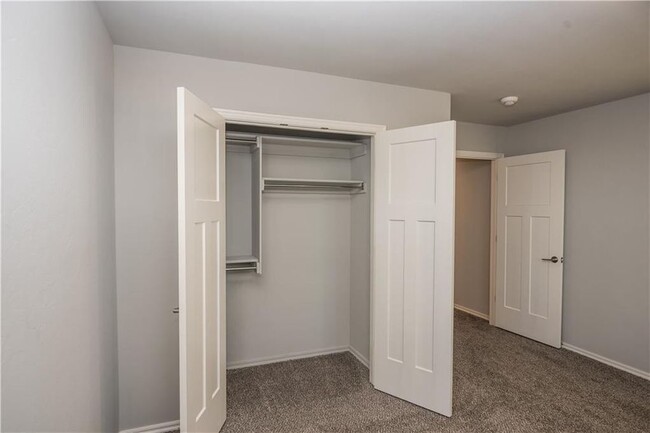 Building Photo - 8818 SW 45th St