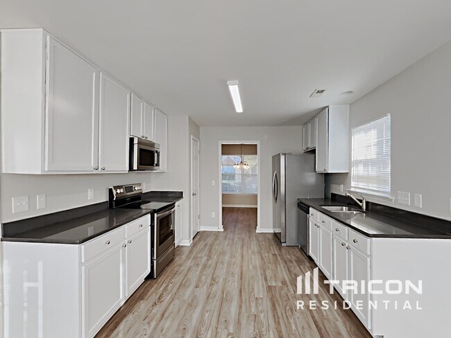 Building Photo - 851 Red Oak Tree Dr