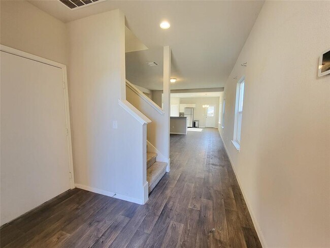 Building Photo - 13925 Heywood Dr