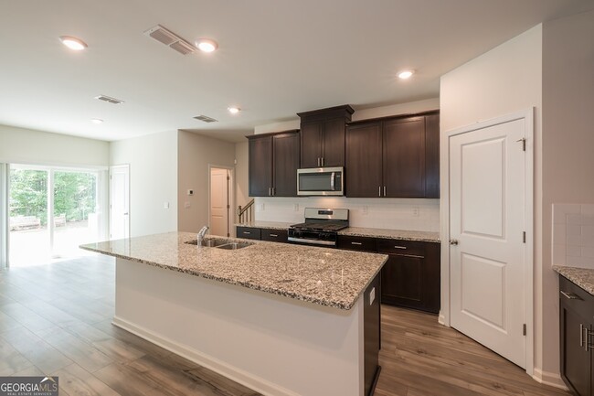 Building Photo - 1585 Villageside Ct