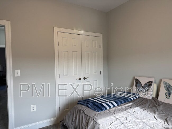 Building Photo - 1001 Rye Dr