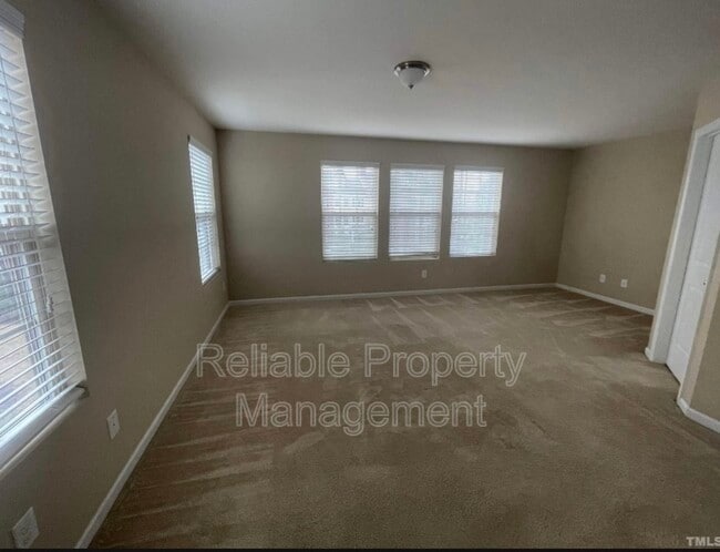 Building Photo - 1015 Grand Ridge Dr