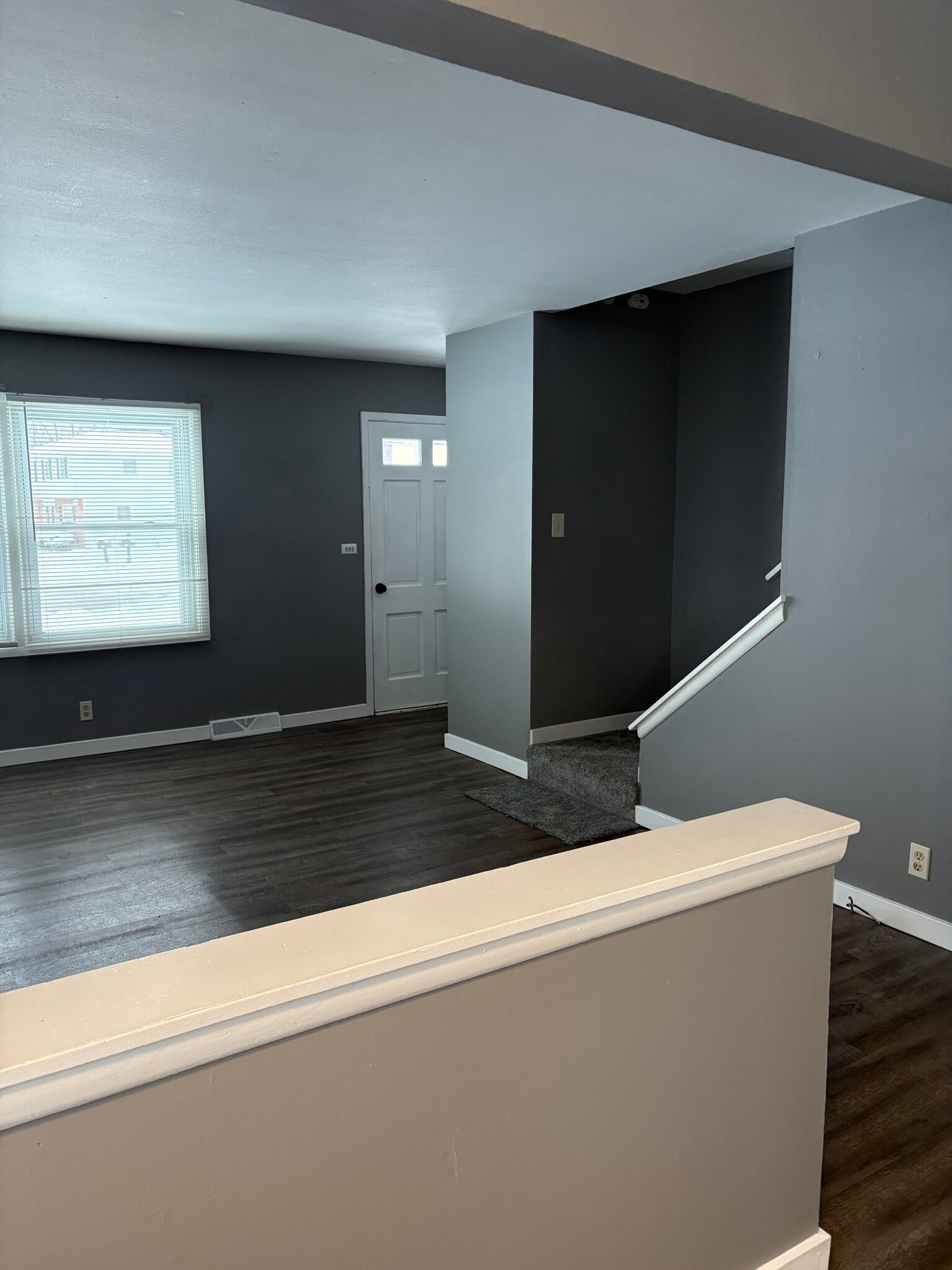 Building Photo - 218 E Laurie St