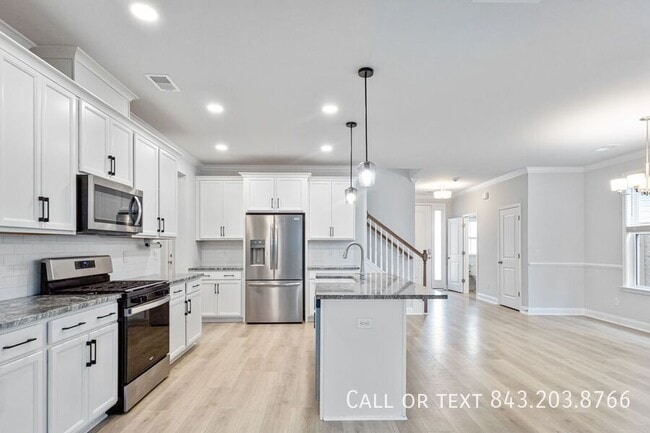 Building Photo - 319 Green Fern Dr