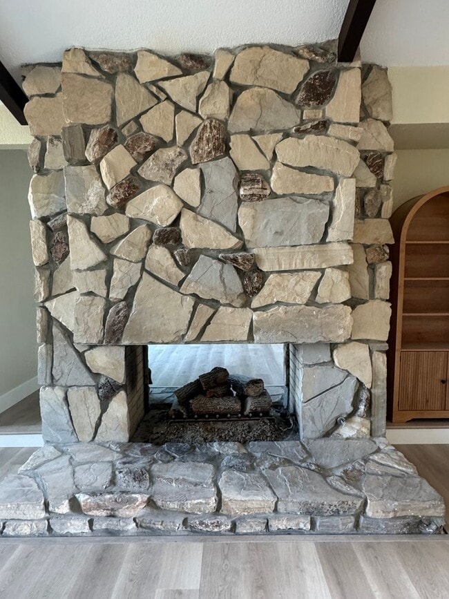 Building Photo - VAILABLE NOW! G O R G E O U S Single Story 3 Bed 2 Bath with Pool